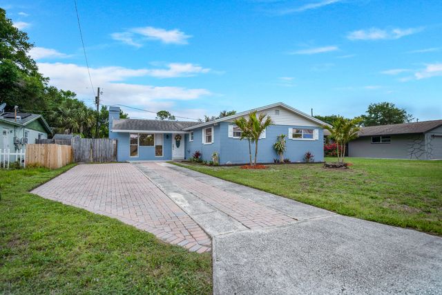 9151 Fairweather Dr, Largo, FL 33773