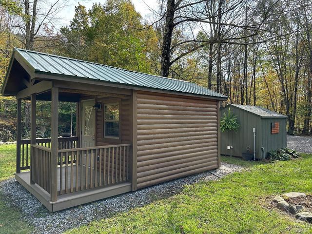 242 Bly Hollow Rd, Petersburg, NY 12138
