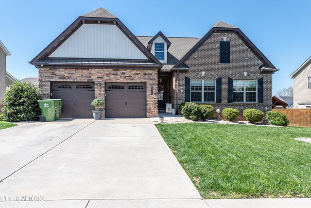 2205 Scarlet Tanager St, Maryville, TN 37801