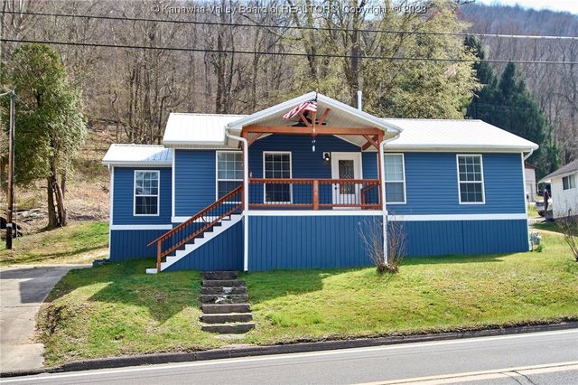 1296 3rd Ave, East Bank, WV 25067