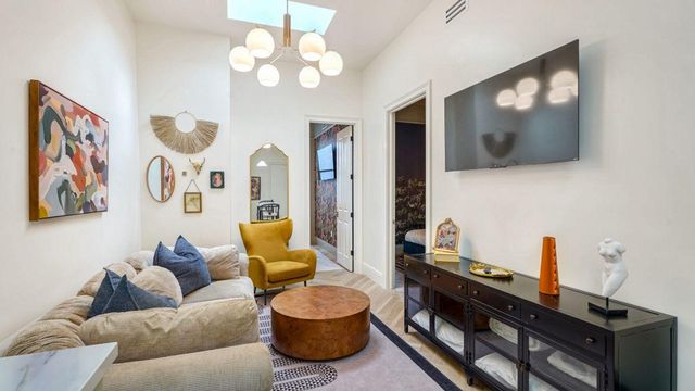 604 Baronne St #ID1267112P, New Orleans, LA 70113