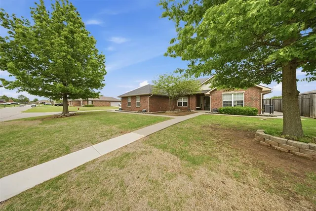 2317 Whispering Pine Blvd, Shawnee, OK 74804