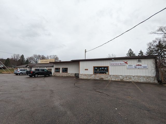 674 W Mulberry St, Baraboo, WI 53913