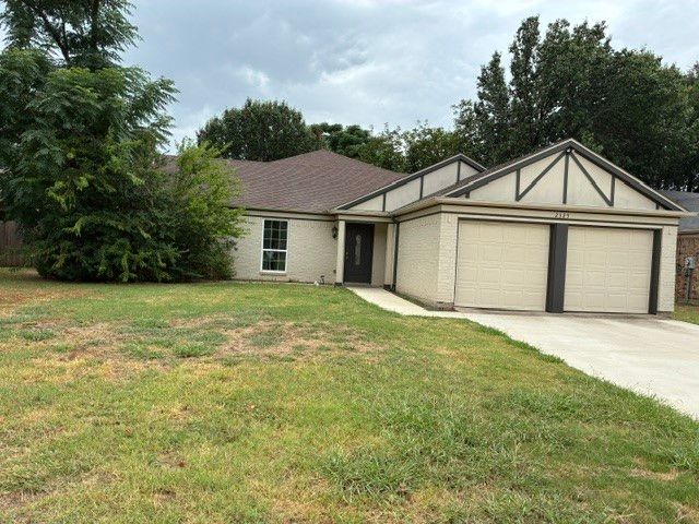 2325 Warwick Ave, Grand Prairie, TX 75052