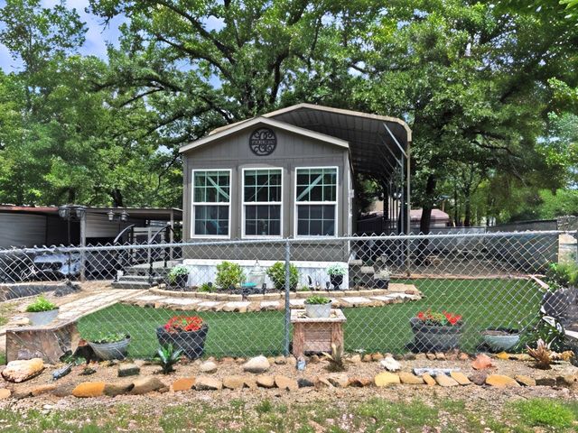 337 Dogwood St #17, Yantis, TX 75497