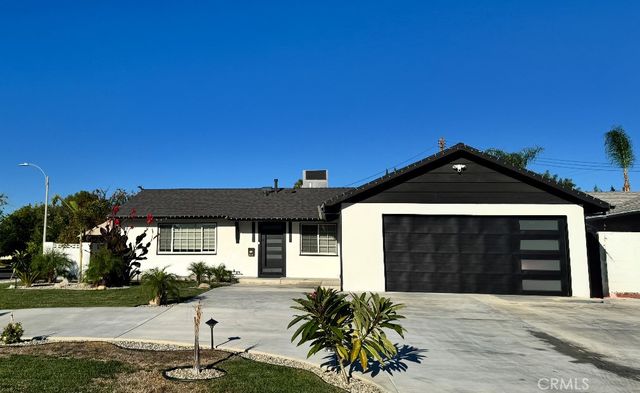 6416 Kenwater Pl, West Hills, CA 91307