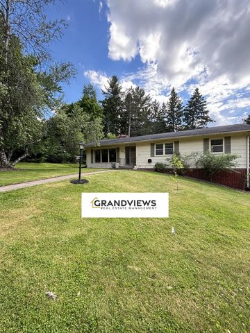 611 Birch St, Wausau, WI 54403