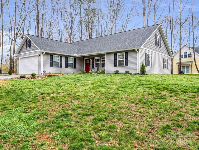 118 Tallyhoe St, Forest City, NC 28043
