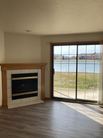 1664 River Bend Ter #10, Green Bay, WI 54311