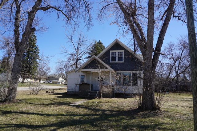 221 1st St NW, Rothsay, MN 56579