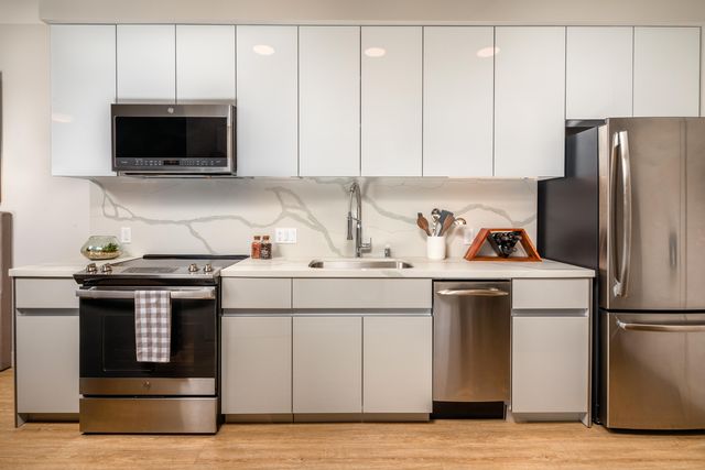1641 Lincoln Blvd #Penthouse 18, Santa Monica, CA 90404