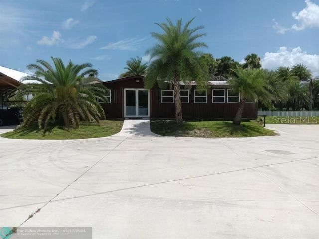 1670 Hines Rd, Moore Haven, FL 33471