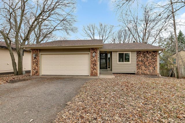 11407 Flintwood St NW, Coon Rapids, MN 55448