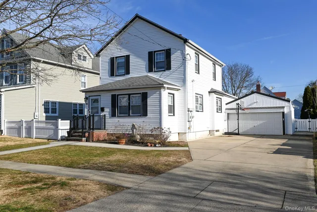 81 Irving Avenue, Floral Park, NY 11001