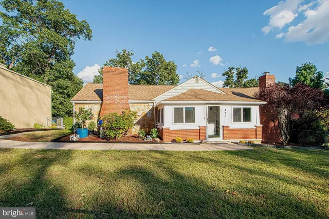 242 Footstone Ln, Winchester, VA 22603