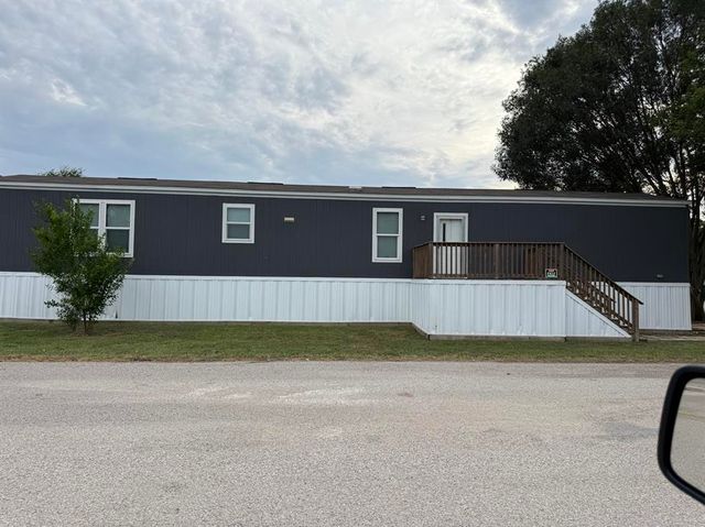 503 W  Lower Line St #155, La Grange, TX 78945