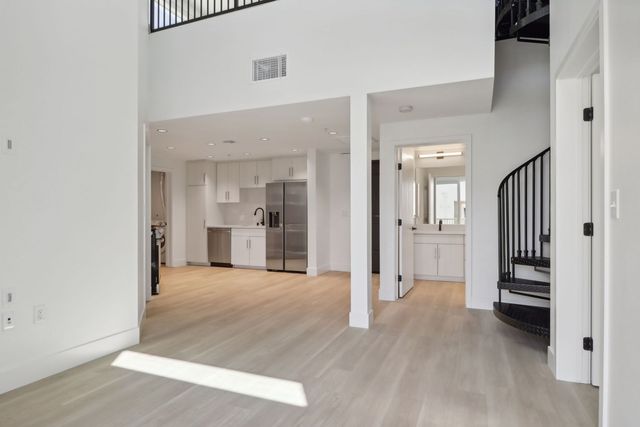 5570 Rosemead Blvd #223, Temple City, CA 91780