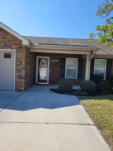 902 Applebrook Dr, Rossville, GA 30741