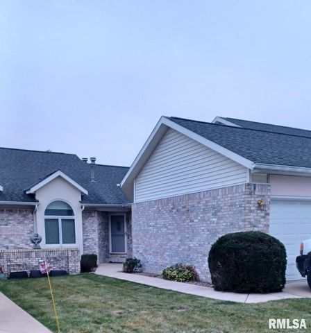 2705 Kings Pointe NW, Quincy, IL 62305