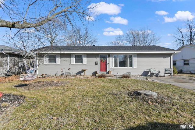 34 Westminister Dr, Chatham, IL 62629