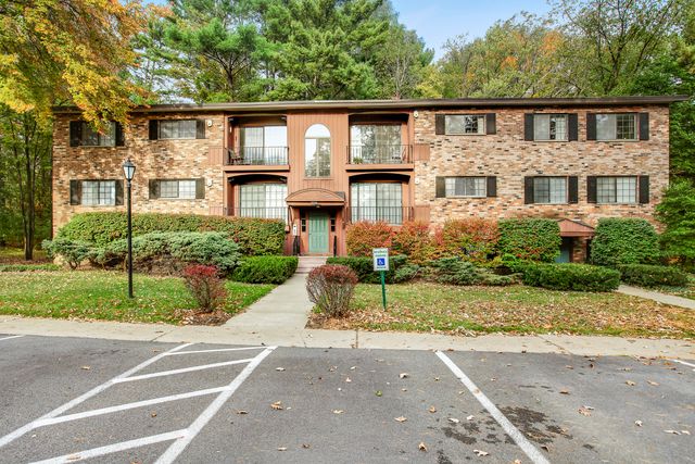 101 Steuben Dr   #208, Guilderland, NY 12084