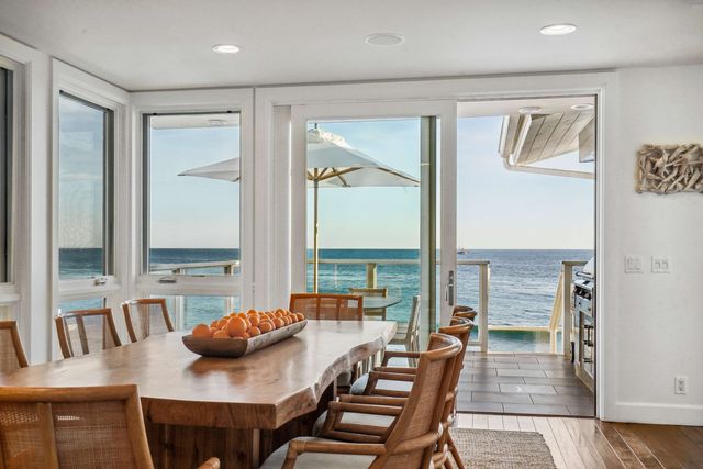 31508 Victoria Point Rd, Malibu, CA 90265