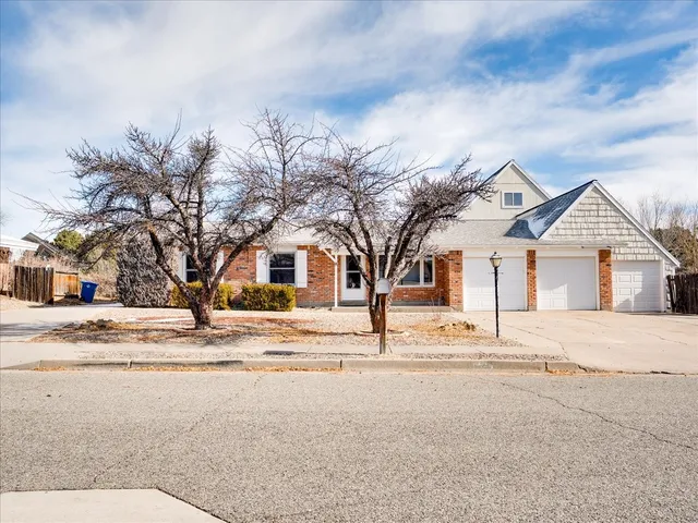 720 Kris Ct, White Rock, NM 87547