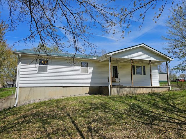 205 W  Maple St, Westfield, IL 62474