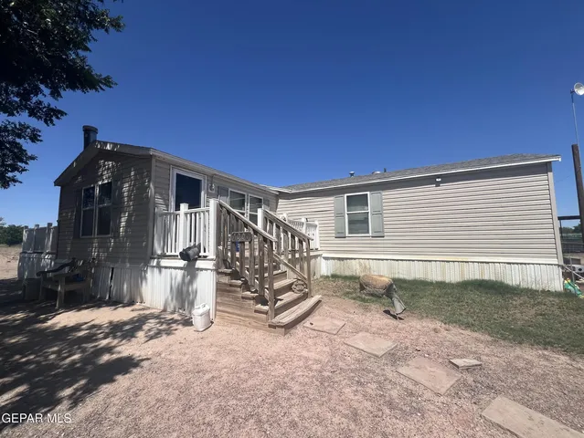 1000 Newman Rd, Fabens, TX 79838
