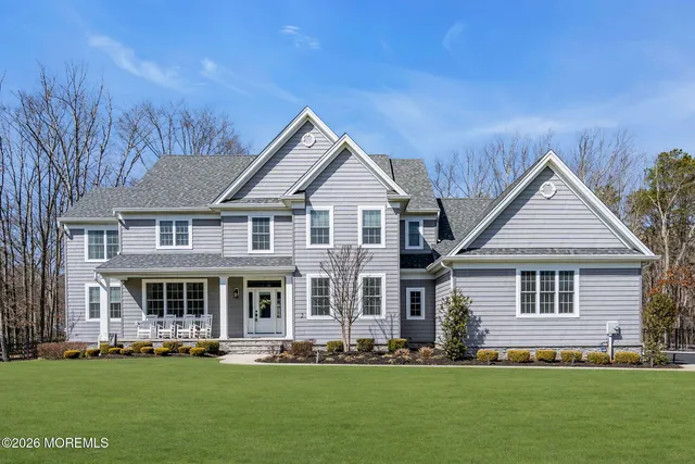 2 Tiffany Court, Farmingdale, NJ 07727