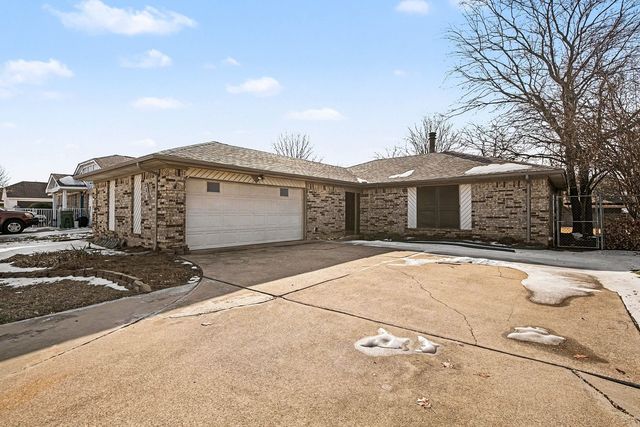2316 Busch Dr, Arlington, TX 76014