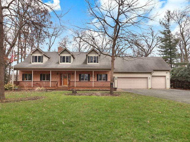 706 Hickory Rd, Woodstock, IL 60098