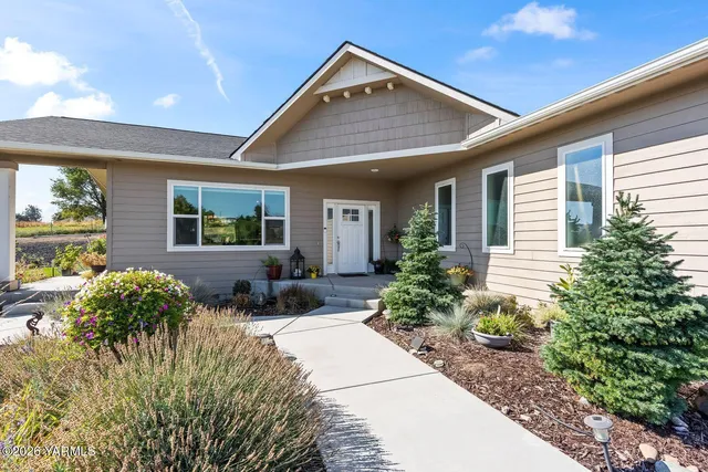 801 Lancaster Rd, Selah, WA 98942