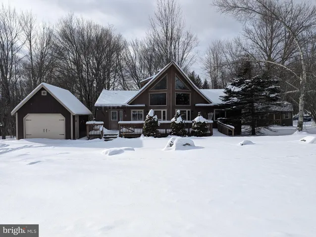 64 Highpoint Dr #2232, Lake Ariel, PA 18436