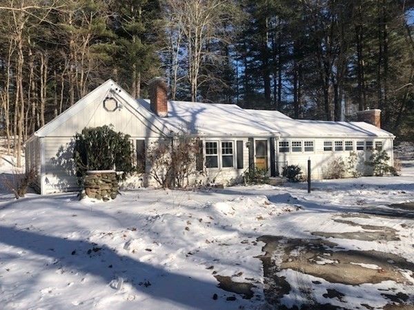 408 Dipping Hole Rd, Wilbraham, MA 01095