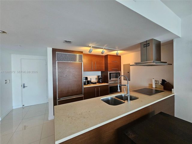 495 Brickell Ave #905, Miami, FL 33131