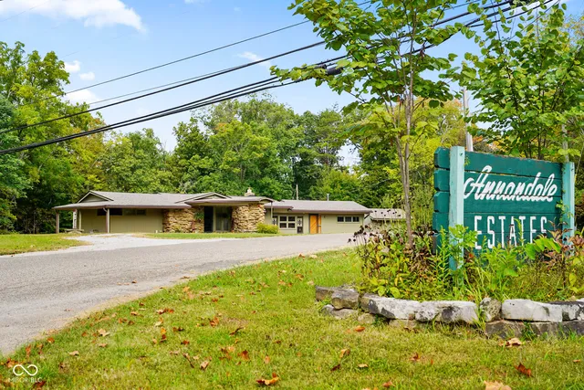 1188 Annandale Dr, Nashville, IN 47448