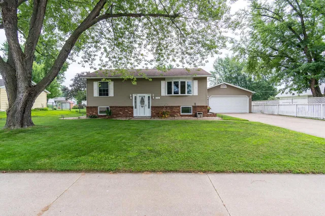 2710 Marion STREET, La Crosse, WI 54603