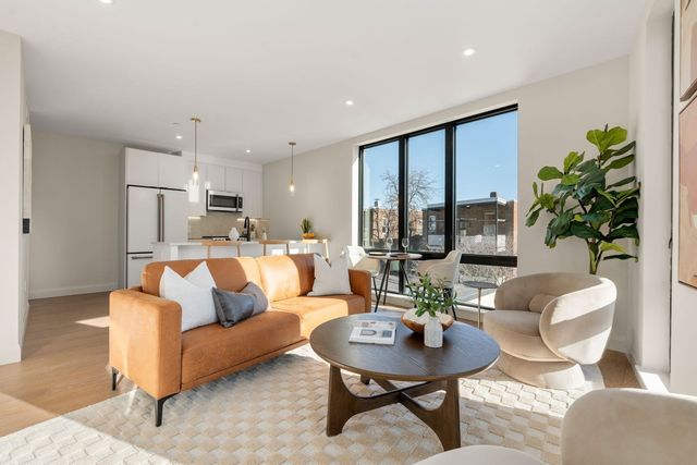 100 Lincoln St #304U, Brighton, MA 02135