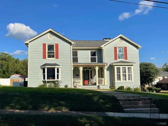 721 Grove St, Bedford, VA 24523