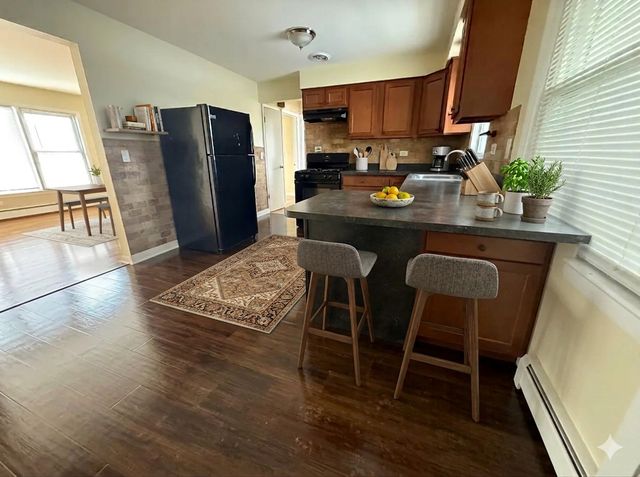5838 W  Montrose Ave #2S, Chicago, IL 60634