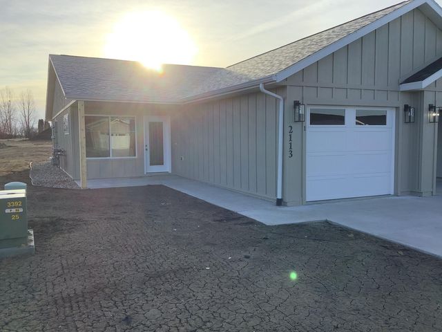 2113 Ace Ave, Brookings, SD 57006