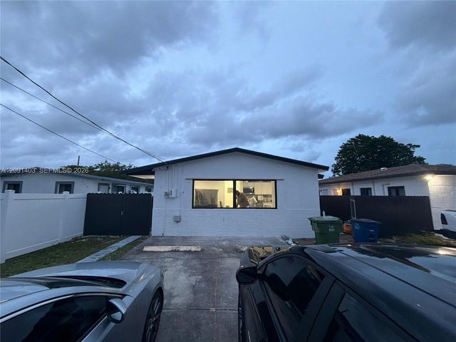 504 NW 7th Ct, Hallandale Beach, FL 33009