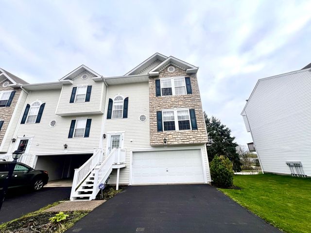 119 Antler Hollow Dr, Cranberry Twp, PA 16066