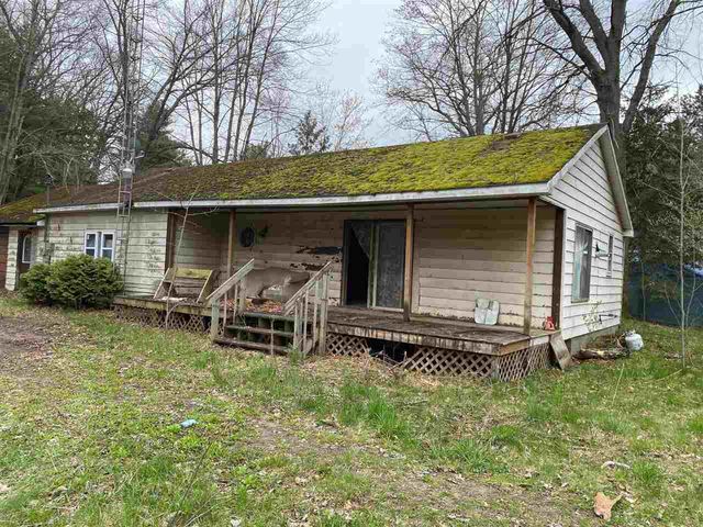 homes for sale on half moon lake pinckney mi