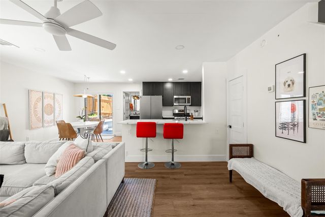 3404 Dolphin Dr #B, Austin, TX 78704