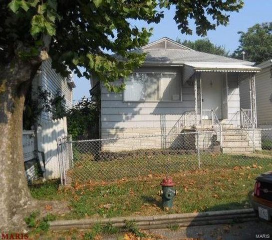 923 Regina Ave, Saint Louis, MO 63125