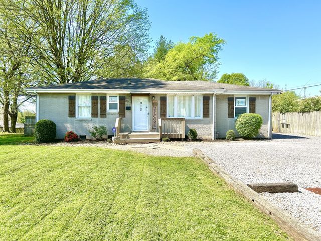 912 Robinson Rd, Old Hickory, TN 37138
