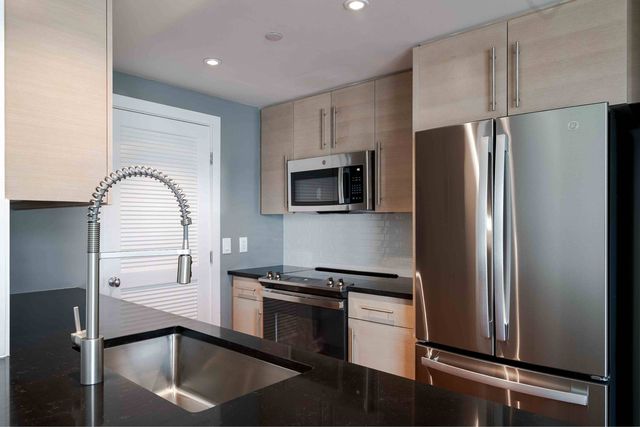 250 1st Ave #1-0606, Charlestown, MA 02129