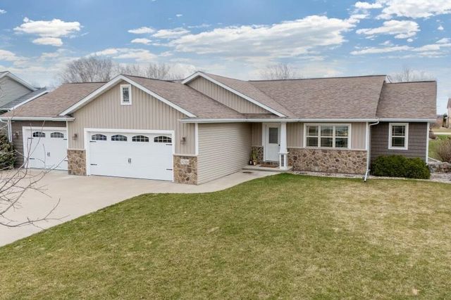 N2320 Heavenly Dr, Greenville, WI 54942